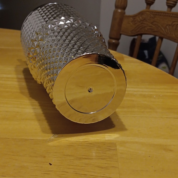 Gold or Silver 30oz Studded Tumbler NWT - Picture 3 of 6